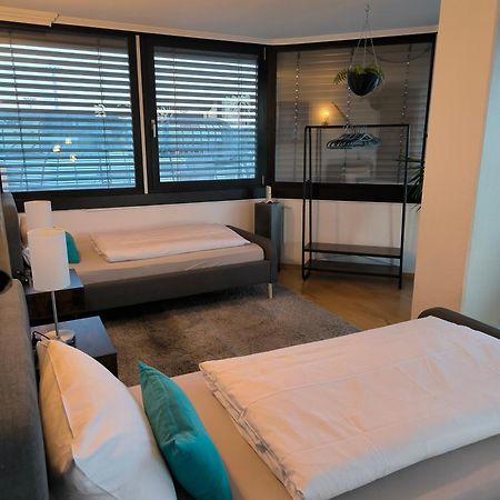 Im Herzen Von Wiesdorf- Blick Auf Das Bayer-Kreuz -Appartement Mit 2 Schlafzimmern-Fuer 3 Personen -Zentral Gelegen - Friedrich Ebert Platz 5A , 4Te Etage - Dachterrasse Und Sauna - Kaution Pflicht - Leverkusen Esterno foto