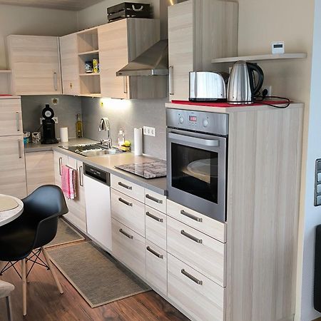 Im Herzen Von Wiesdorf- Blick Auf Das Bayer-Kreuz -Appartement Mit 2 Schlafzimmern-Fuer 3 Personen -Zentral Gelegen - Friedrich Ebert Platz 5A , 4Te Etage - Dachterrasse Und Sauna - Kaution Pflicht - Leverkusen Esterno foto