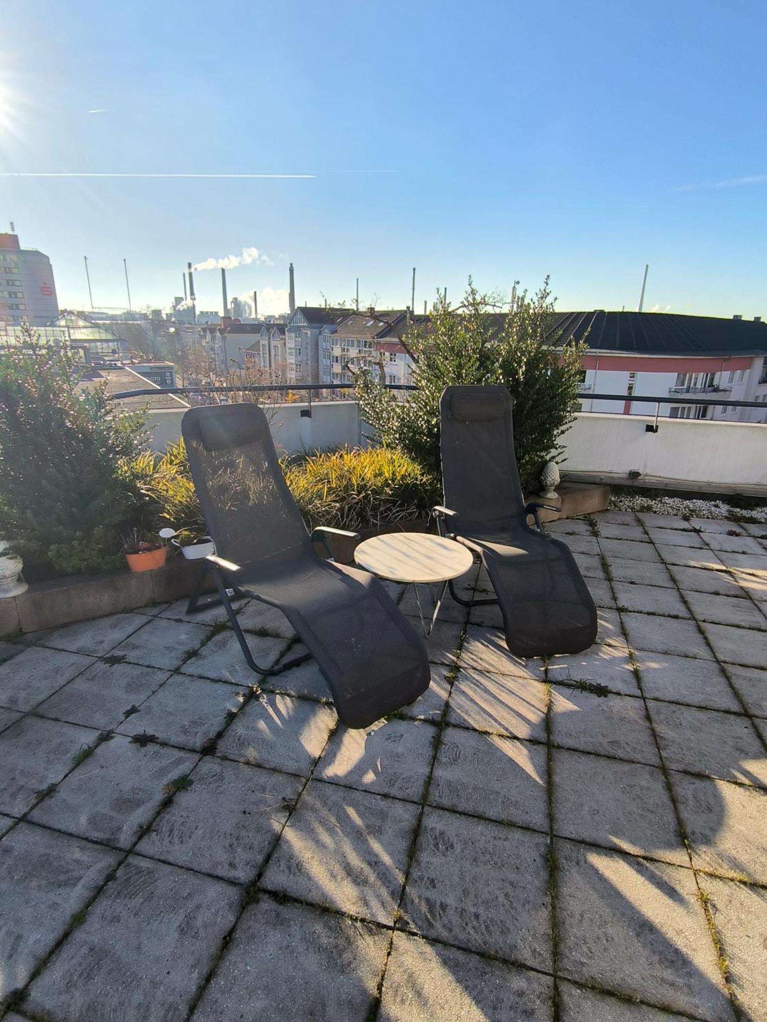 Im Herzen Von Wiesdorf- Blick Auf Das Bayer-Kreuz -Appartement Mit 2 Schlafzimmern-Fuer 3 Personen -Zentral Gelegen - Friedrich Ebert Platz 5A , 4Te Etage - Dachterrasse Und Sauna - Kaution Pflicht - Leverkusen Esterno foto