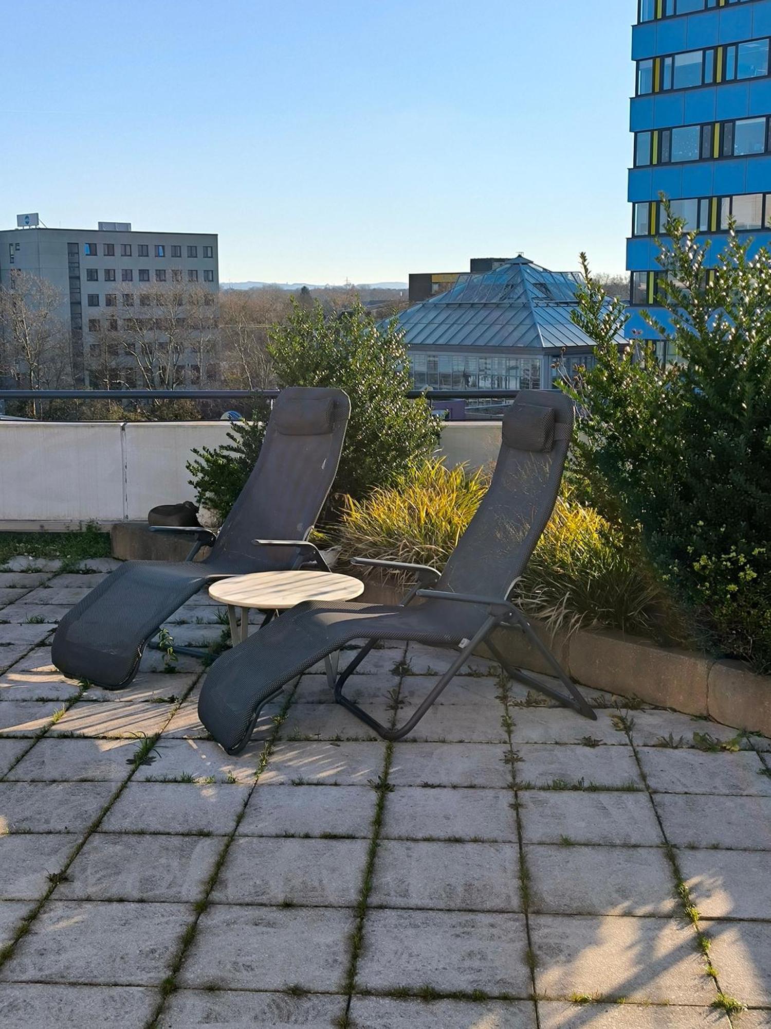 Im Herzen Von Wiesdorf- Blick Auf Das Bayer-Kreuz -Appartement Mit 2 Schlafzimmern-Fuer 3 Personen -Zentral Gelegen - Friedrich Ebert Platz 5A , 4Te Etage - Dachterrasse Und Sauna - Kaution Pflicht - Leverkusen Esterno foto
