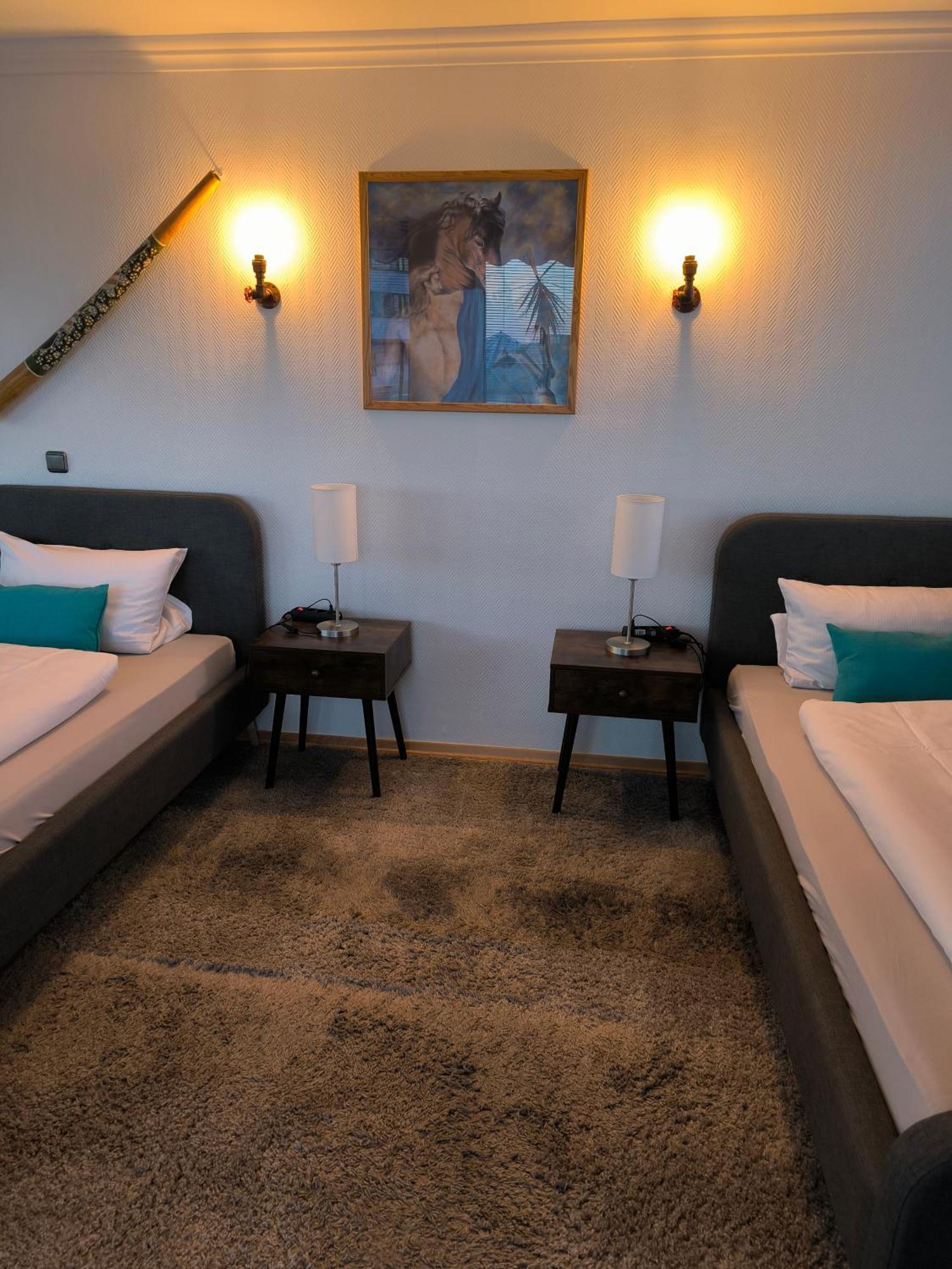 Im Herzen Von Wiesdorf- Blick Auf Das Bayer-Kreuz -Appartement Mit 2 Schlafzimmern-Fuer 3 Personen -Zentral Gelegen - Friedrich Ebert Platz 5A , 4Te Etage - Dachterrasse Und Sauna - Kaution Pflicht - Leverkusen Esterno foto