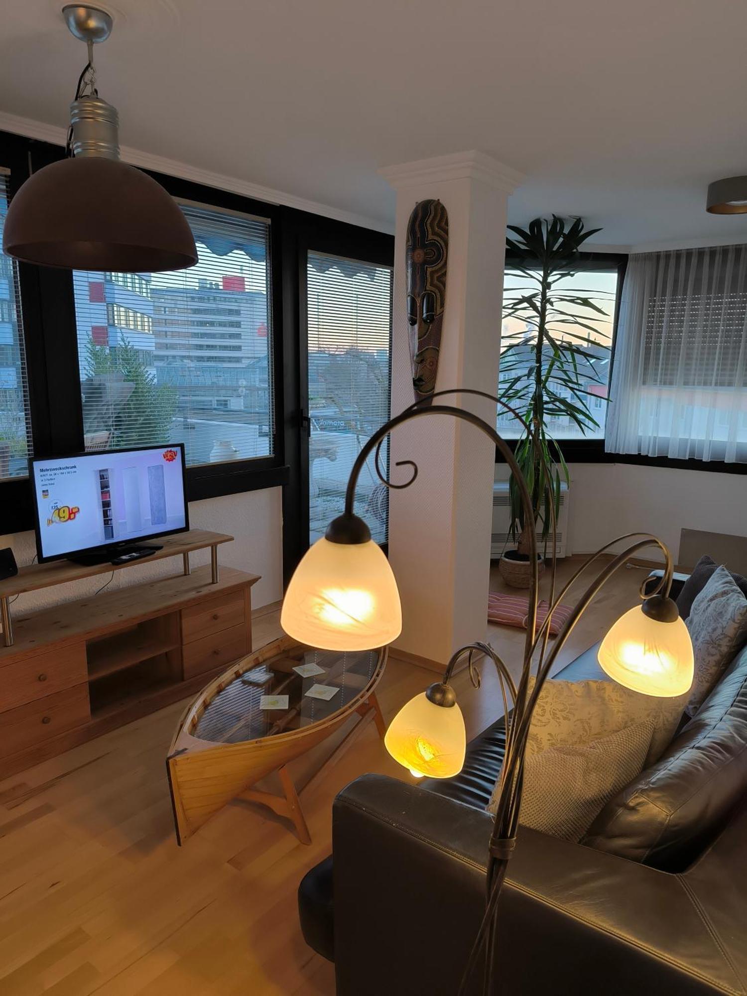 Im Herzen Von Wiesdorf- Blick Auf Das Bayer-Kreuz -Appartement Mit 2 Schlafzimmern-Fuer 3 Personen -Zentral Gelegen - Friedrich Ebert Platz 5A , 4Te Etage - Dachterrasse Und Sauna - Kaution Pflicht - Leverkusen Esterno foto
