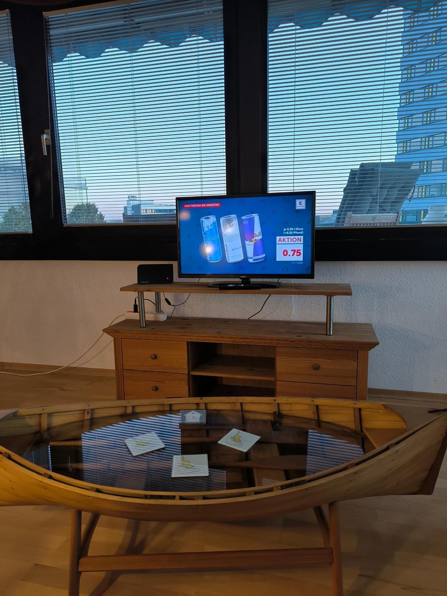Im Herzen Von Wiesdorf- Blick Auf Das Bayer-Kreuz -Appartement Mit 2 Schlafzimmern-Fuer 3 Personen -Zentral Gelegen - Friedrich Ebert Platz 5A , 4Te Etage - Dachterrasse Und Sauna - Kaution Pflicht - Leverkusen Esterno foto
