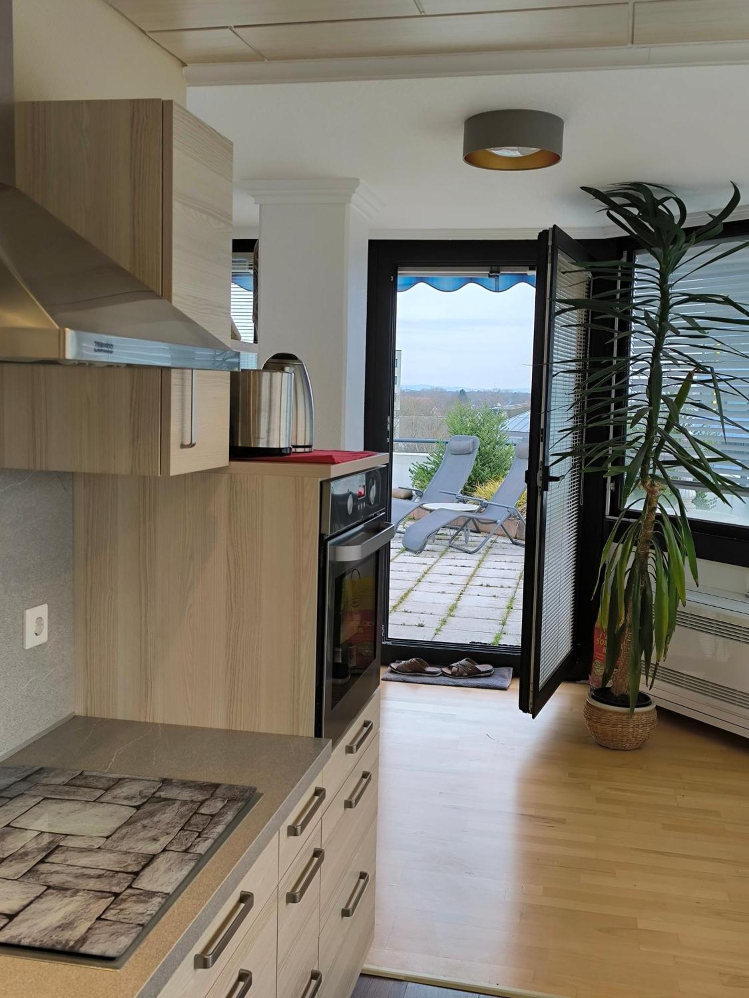 Im Herzen Von Wiesdorf- Blick Auf Das Bayer-Kreuz -Appartement Mit 2 Schlafzimmern-Fuer 3 Personen -Zentral Gelegen - Friedrich Ebert Platz 5A , 4Te Etage - Dachterrasse Und Sauna - Kaution Pflicht - Leverkusen Esterno foto
